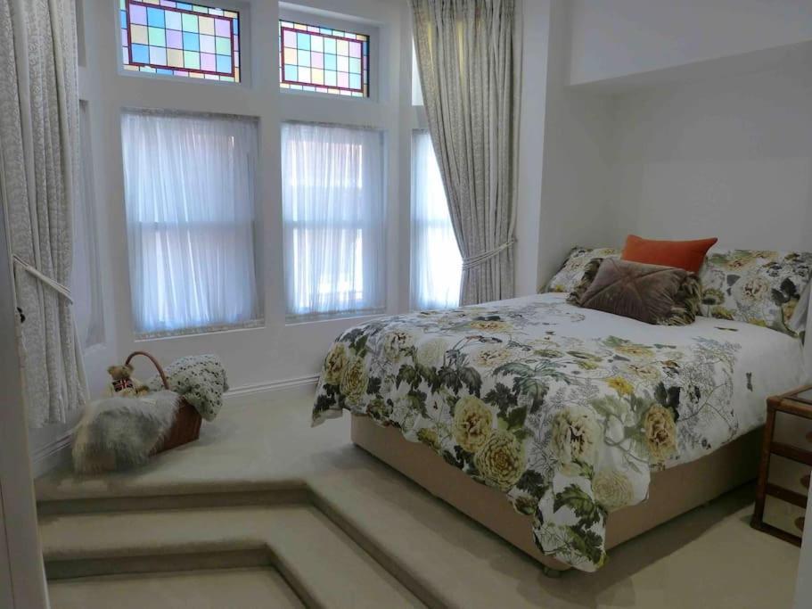 דירות ברודסטיירס Amazing Sea Views And Much More…. מראה חיצוני תמונה